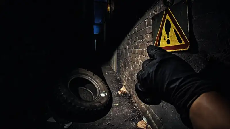 Un callejón oscuro y amenazante revela peligro