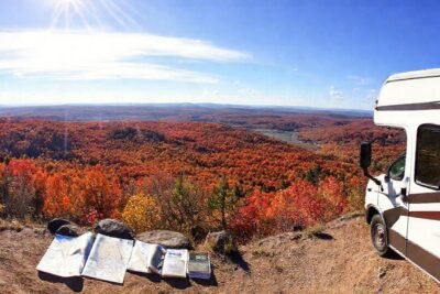 Un mirador pintoresco ofrece un día soleado