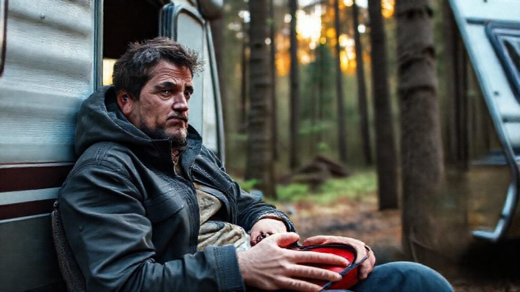 Un herido requiere ayuda en la naturaleza