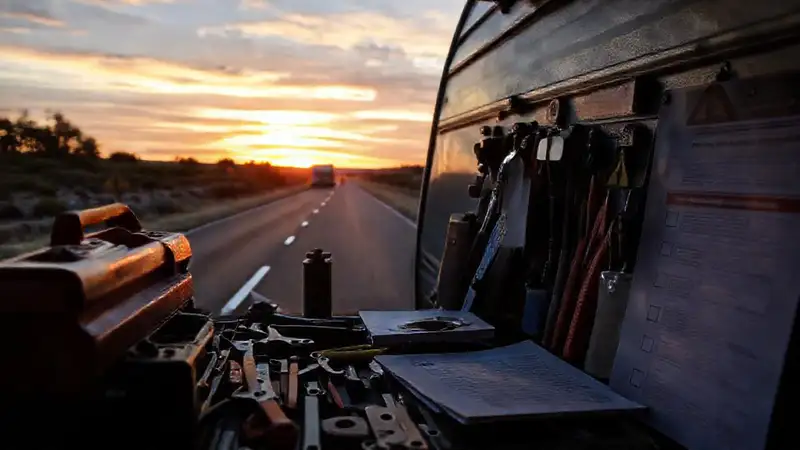 Preparación y aventura en carretera segura