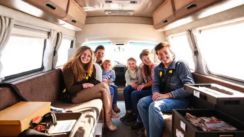 Un RV familiar ofrece viajes seguros y cálidos
